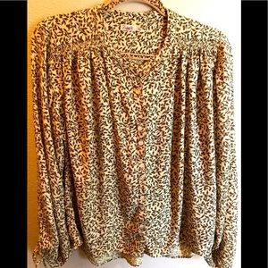 NWOT Faherty Brand women botton- down Long sleeve blouse. Viscose. Medium size